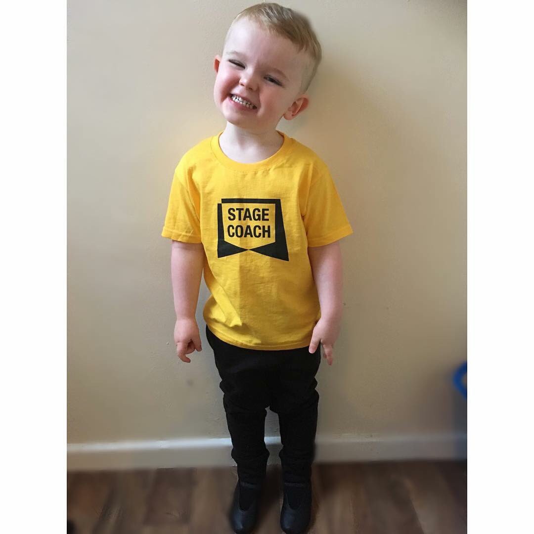 We have loved welcoming Charlie to our Early Stages sessions, both his parents were students here and it's lovely to see him following in their footsteps! #stagecoachdenbigh #creativecourageforlife #sing #dance #act 💛🎭🌟