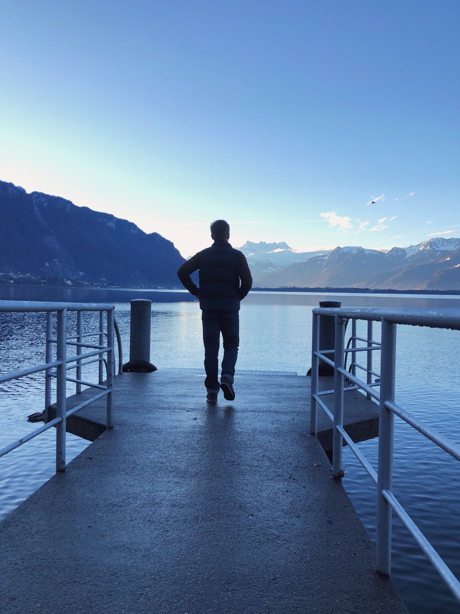 Montreux is a quiet and cozy town located on the shores of Lake Geneva, in the west of Switzerland. A great place - the dream of a retired Rolling Stones fan, hope I'll come back here.. 👴🏼🎸 #Montreux #RollingStones #LedZeppelin #FreddieMercury #TheQueen #Geneva