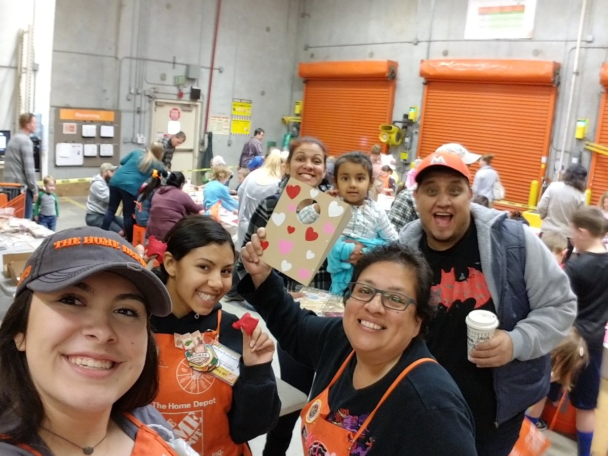 ValDaMASM's tweet image. Kids workshop🤗  #8520 #livingtheorangelife