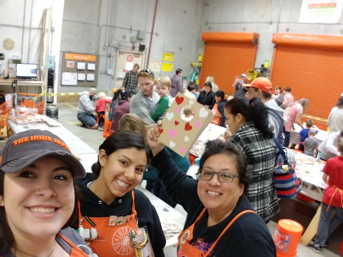 ValDaMASM's tweet image. Kids workshop🤗  #8520 #livingtheorangelife