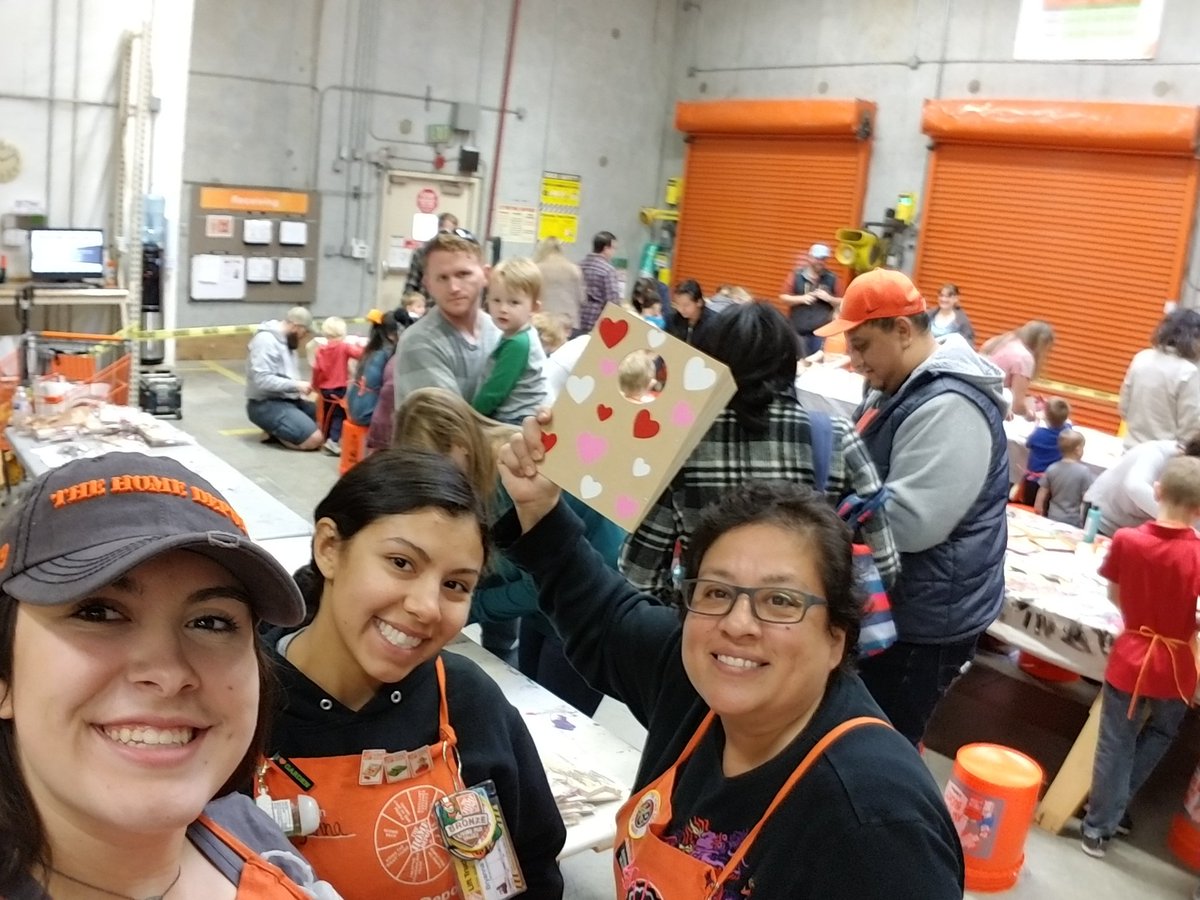 ValDaMASM's tweet image. Kids workshop🤗  #8520 #livingtheorangelife