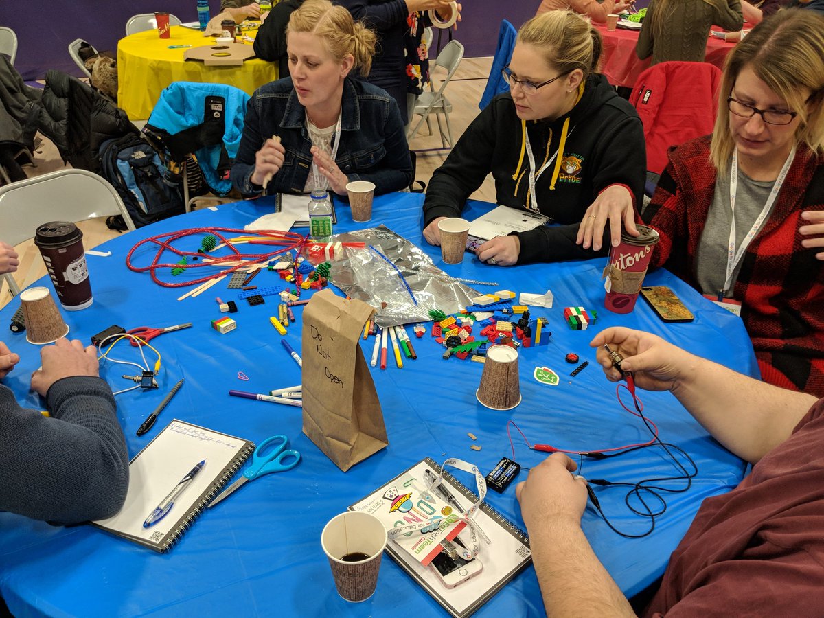 efitz_edtech's tweet image. #MakerKitchen #EdTechTeam at the Southern Alberta Summit #MapleSyrupEdu