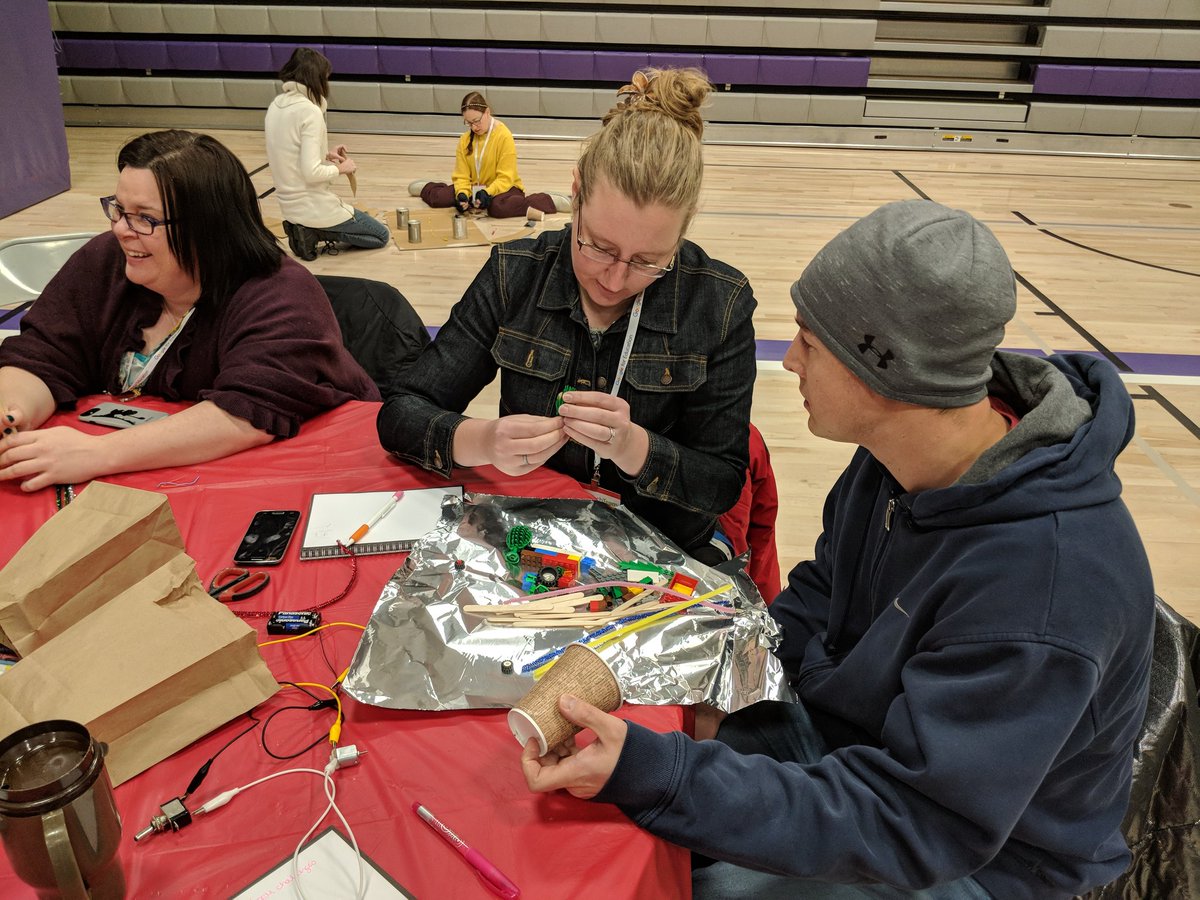 efitz_edtech's tweet image. #MakerKitchen #EdTechTeam at the Southern Alberta Summit #MapleSyrupEdu