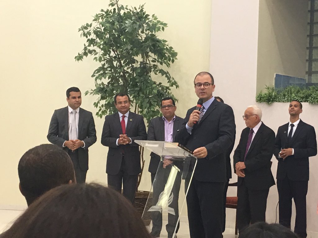 pastorotimar's tweet photo. Lindo Sermão! Poderosa Mensagem do @criacionismo na IASD central do RECIFE!
Obrigado @otaviobarretobr! Oramos #dedicando a Deus nos livros missionários/18: "O Poder da Esperança." Com a presença do #autor Pastor e Jornalista Michelson Borges!
290 Mil Livros Serão Presenteados! https://t.co/gJSq7p8fZo