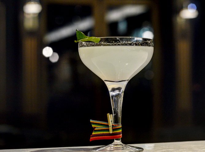 HyattChurchill's tweet photo. In celebration of the Pisco Sour Week #TheChurchillBar has created a special cocktail 🍸@PiscoisPeruUk #londonpiscoweek #PiscoisPeruUk @macchu_pisco https://t.co/E4nTnFLtmT