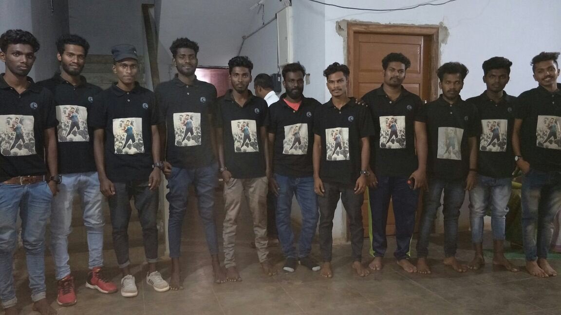 KondottySFC's tweet photo. അരീക്കോട് കുനിയിലെ കണ്ണുകാണാത്തവരുടെ അഗഥിമന്ദിരത്തിൽ ഒരു ദിവസം മുഴുവൻ അവരിലൊരാളായി അവർക്കൊരു കൈത്താങ്ങായി കൊണ്ടോട്ടി കോട്ടപ്പുറം സൂര്യ ഫാൻസ്‌ യൂണിറ്റ് 👏🏻👏🏻👏🏻👏🏻👏🏻

-> നല്ലൊരു തുകയും സംഭാവനയായി നൽകിയ കൊണ്ടോട്ടി കോട്ടപ്പുറം യൂണിറ്റിന് ഏരിയ കമ്മിറ്റിയുടെ ആശംസകൾ 👍🏻👏🏻👏🏻 https://t.co/JyUvX5k0Wd