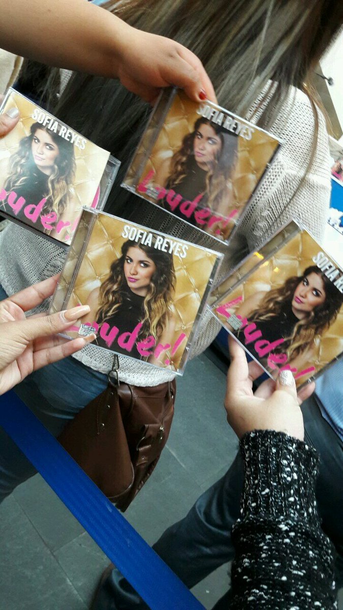 sofiareyesmexof's tweet photo. Ya un año de que salió este maravilloso disco #1YearOfLouder 
Gracias @SoSofiaReyes por compartirnos de tu excelente música 😘💞 https://t.co/kZ7e9BfYmr