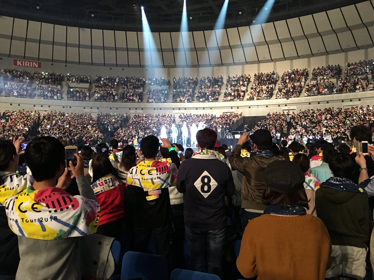 HANBEI994's tweet photo. 初の横浜アリーナ！
結構距離が近くて感動した！
まさかmanakaとアサヒが近くに来るなんてビックリした
いいライブだったしたくさんの感動ありがとうリトグリ！！😁 https://t.co/TjIig6kZFC
