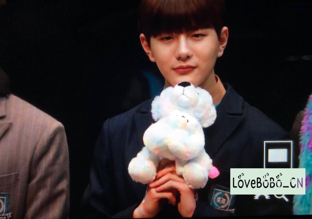 LoveBoBo_CN's tweet photo. 180203 상암 팬싸
사랑해 ~
#골든차일드 #Golden_Child
#Bo_Min #보민 #최보민 https://t.co/4W9FkiuOiX
