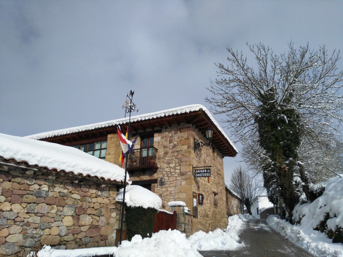 Posadafontibre's tweet photo. Hay días buenos y BUENOS DÍAS #nieve #campoo #CantabriaInfinita #Fontibre ⛄️☃️❄️❤️ os esperamos en @posadafontibre https://t.co/pAAM0el8Pn