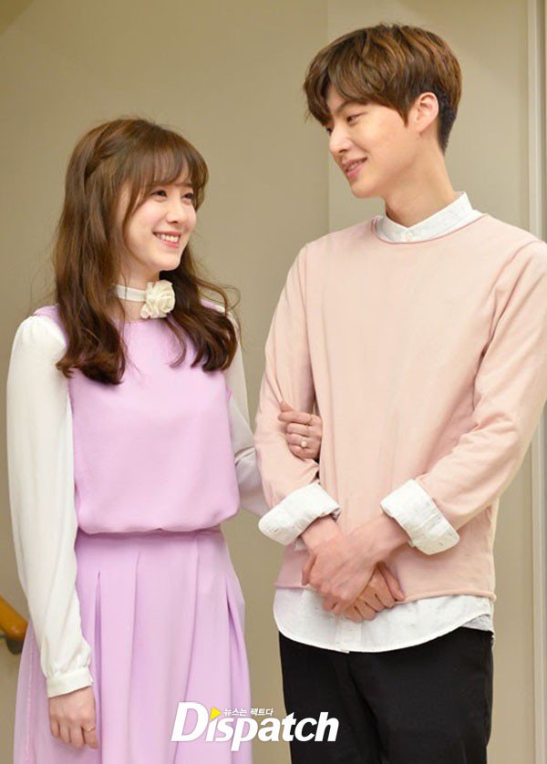 TheDramaKorea's tweet photo. Ku Hye Sun – Ahn Jae Hyun
Kim Tae Hee – Rain
Song Hye Kyo – Song Joong Ki
Min Hyo Rin – Taeyang

Dari merekalah kita belajar bahwa menikahi berondong tampan dan mapan adalah hak setiap perempuan. https://t.co/YZ7orsvlZn