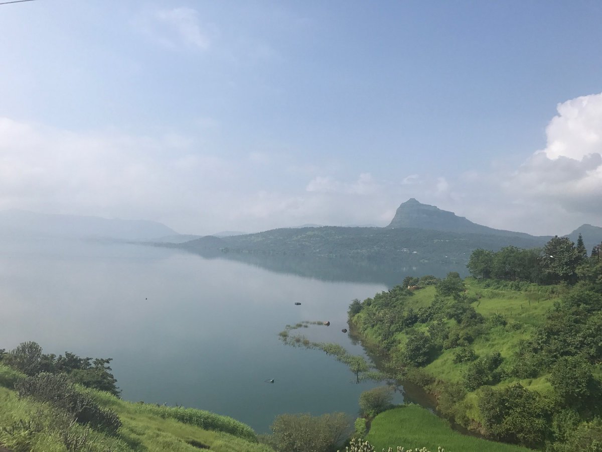 cleanPavana's tweet photo. Pavana Lake - Vast, Beautiful &amp; Serene, now in danger of turning into a eco-disaster. We at @cleanPavana are trying to keep that from happening by raising awareness &amp; getting the community involved in helping this breathtaking waterbody regain its former glory! https://t.co/zHtUTFPzoQ