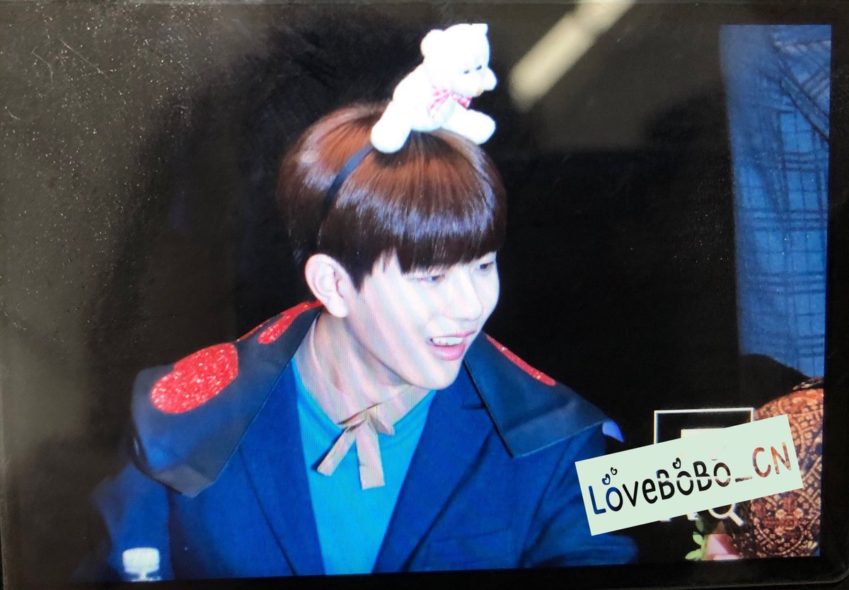 LoveBoBo_CN's tweet photo. 180203 상암 팬싸
😆😆😆😆😆
#골든차일드 #Golden_Child
#Bo_Min #보민 #최보민 https://t.co/gmeXqS8BCd