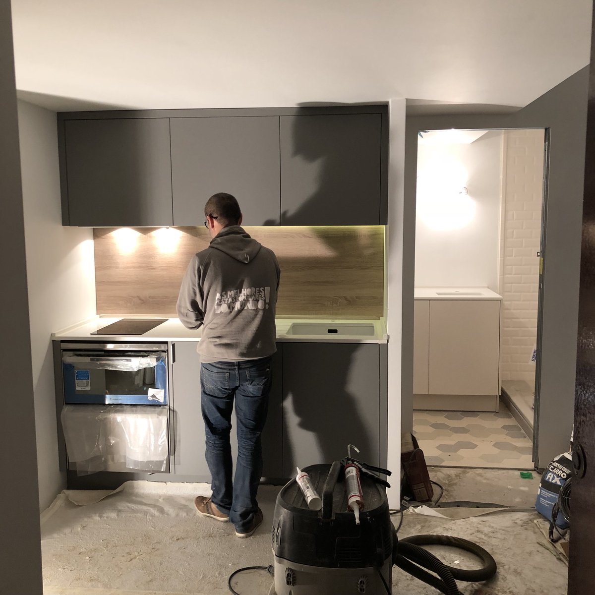 loft_75's tweet photo. Yet another #project near #paris that we’ll be finishing next week. Today we spent all day installing the #kitchen , #closets and #bathroomvanities ... #interiordesign #architecture #loft75designetarchitecturedinterieur #loft75 https://t.co/tDBBKqI9KX