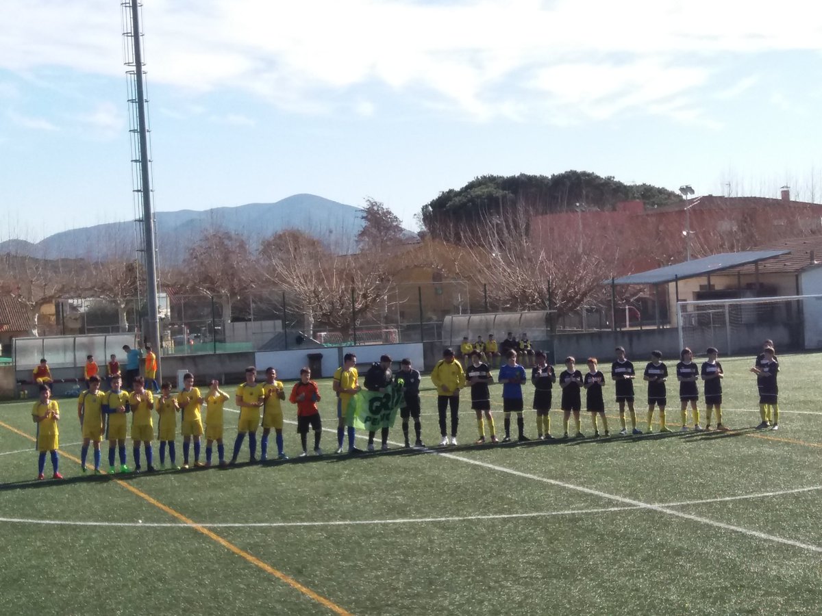 davidma20424569's tweet photo. Palautordera A 0- #efutbolripolles infantil A 1 ,buen partido,disputado y bien competido,#nuncadejesdecreer ,#aniremamunt https://t.co/oc2MEsRsCz