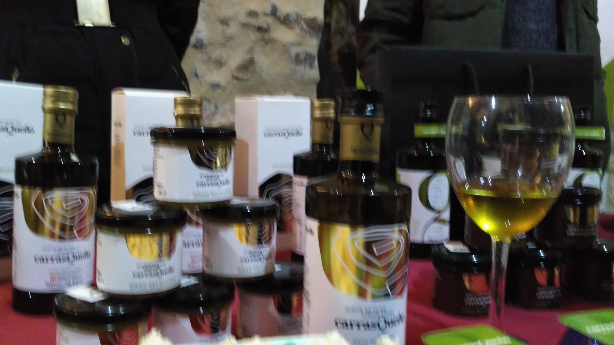 kidsanchic's tweet photo. Innovando con los productos de la tierra 👌 Gazpacho de Carmeli, Agua de Olivo @AguaDeOlivo , Productos AOVE Carrasqueño @aovecarrasqueno  @MataProductos y @Confectionary_H #AunahoraJaén @Cruzcampo @perezmarinmotor @RedGuadalinfo #Alcaudete @jaenturismo #Gastronomia https://t.co/mLX74HNl2L