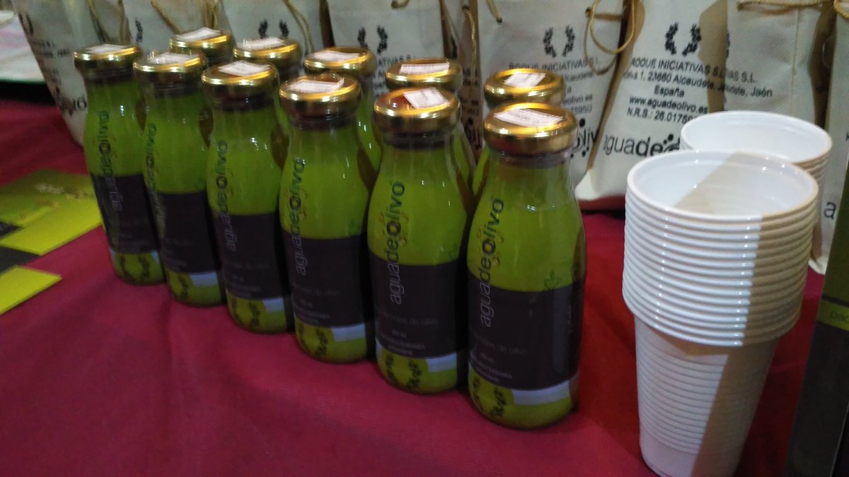 kidsanchic's tweet photo. Innovando con los productos de la tierra 👌 Gazpacho de Carmeli, Agua de Olivo @AguaDeOlivo , Productos AOVE Carrasqueño @aovecarrasqueno  @MataProductos y @Confectionary_H #AunahoraJaén @Cruzcampo @perezmarinmotor @RedGuadalinfo #Alcaudete @jaenturismo #Gastronomia https://t.co/mLX74HNl2L