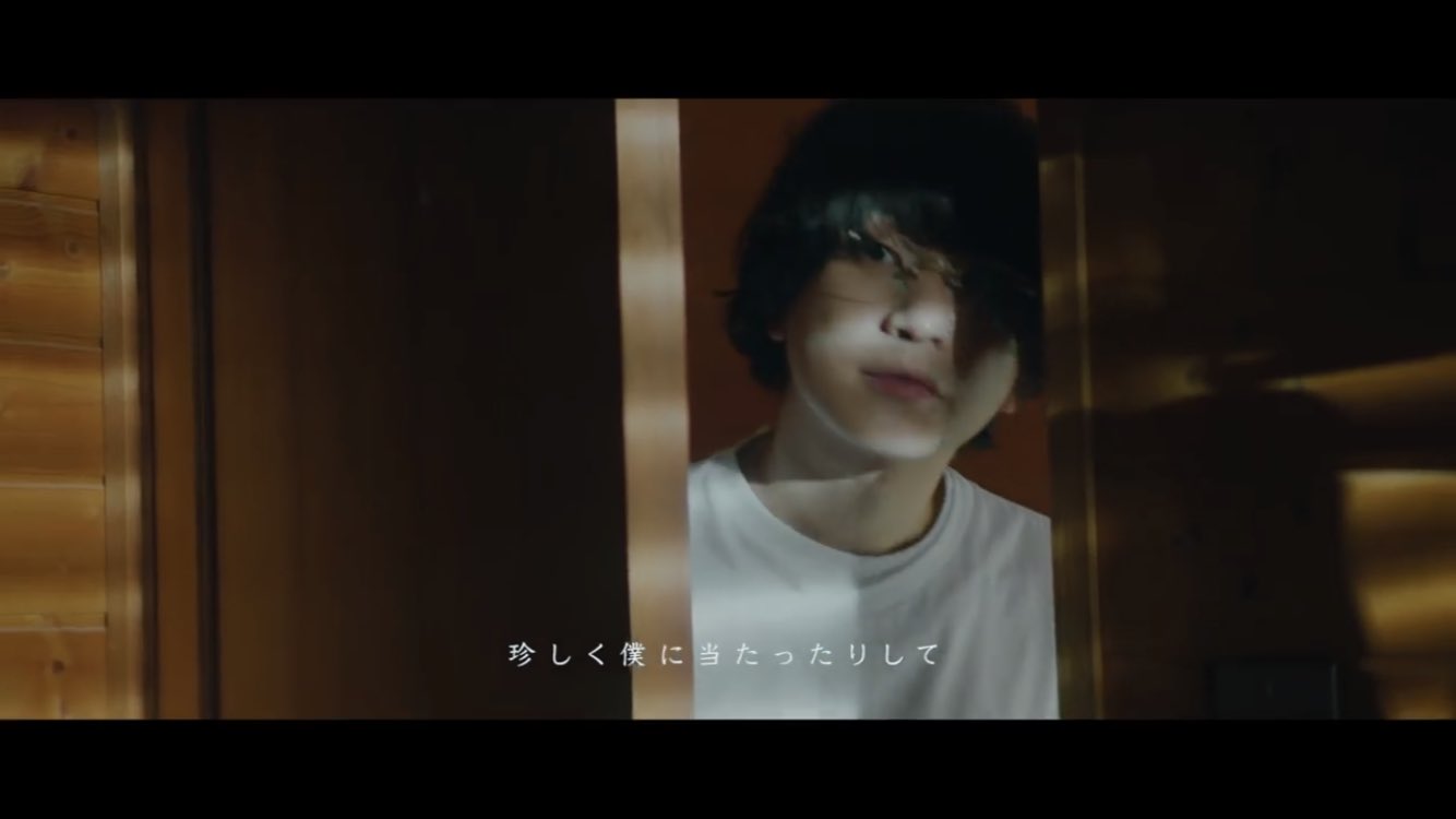 せとろん Earth サザンカのpv見てきた 初めてpvみて涙が出た 神木くんの演技も素晴らしいし 深瀬くんの支えている感じがすごい伝わってきた そして深瀬くんの髪型とメガネ姿良き Itunesstoreでサザンカシングル買えたから聴きまくる