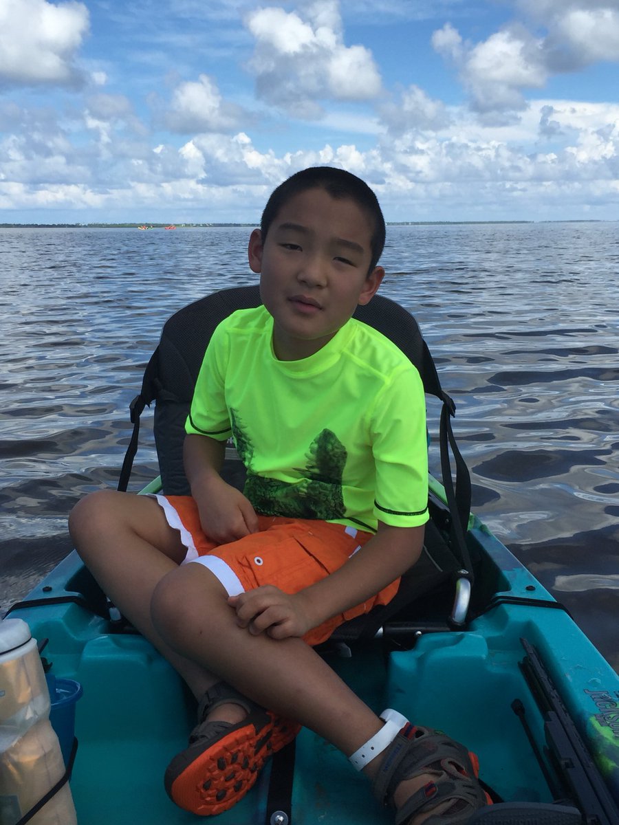 k9kayaks's tweet photo. @Shark_Katharine @OCEARCH @ChrisOCEARCH #MaxSmilrs loves this book #LittleCloud #SharkCloud by @ericcarle #FinsUp ~~/\~~~ @BrookeKanani https://t.co/dk5xKDtrmG