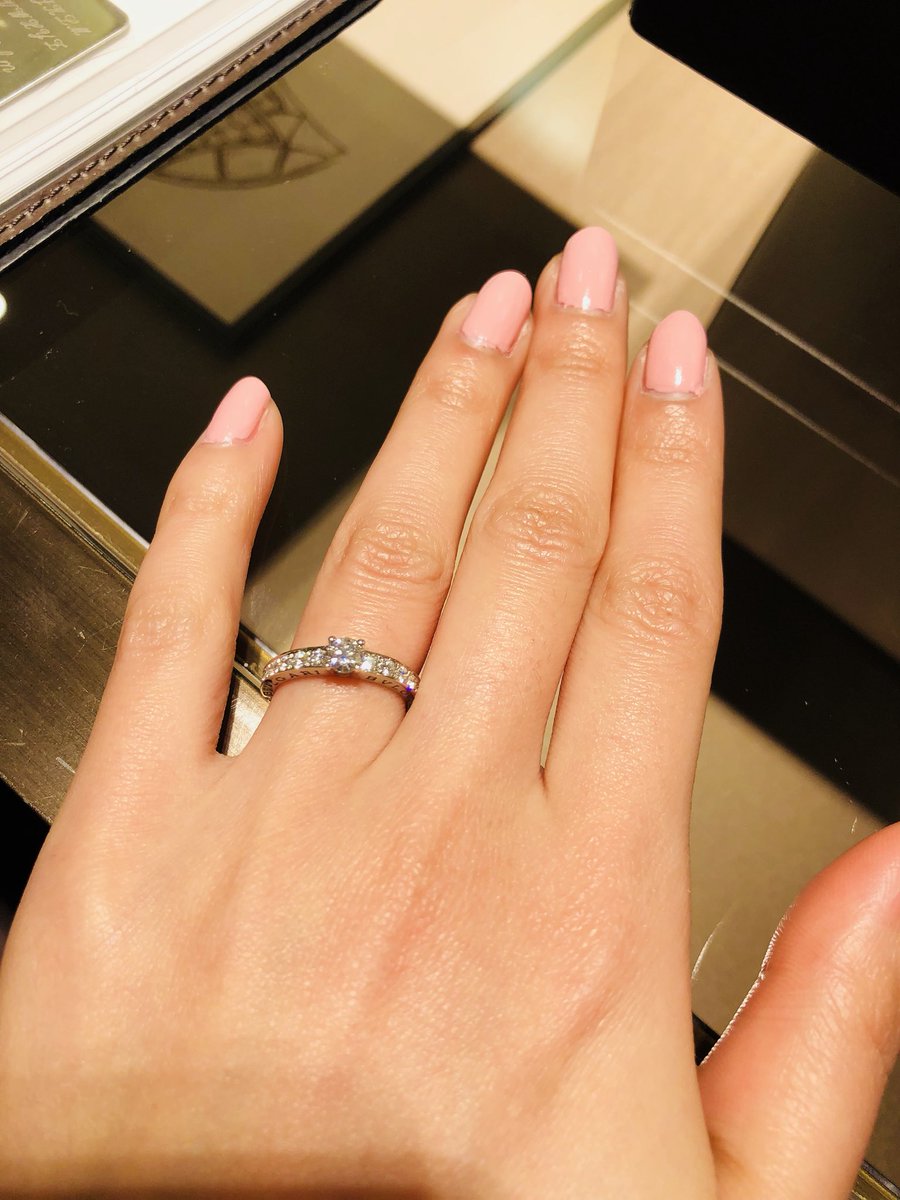 remu1123's tweet photo. every love story is beautiful....but we like ours๐#theonlyanswerisyes
#BVLGARI#engagementring https://t.co/ZbdE3LGUAk
