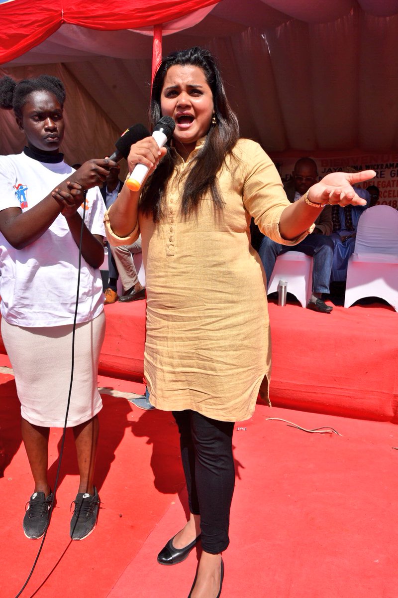 Paroleaujeunes's tweet photo. @UNYouthEnvoy dans le défilé de plaidoyer pour une meilleure prise en compte des jeunes en santé reproductive avec @jayathmadw  #Youth2030 #Senegal #GPE #Dakar2018 #FundEducation #PutyYoungPeopleFirst UN Youth Envoyy #YouthEnvoyInSenegal, #YouthEnvoyInGambia #Nigeria https://t.co/iYnQLLVdTz