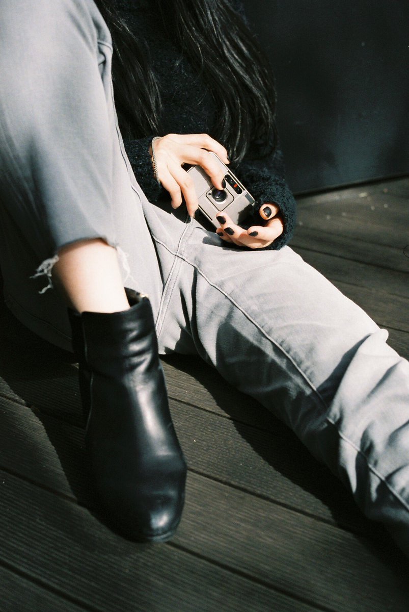 _mixphotography's tweet image. 【#crossK 写真展のお知らせ】
2/9-2/11 #gallery40 に写真出展致します！
メイン写真を今回もドドンッと公開✨

超クールレディに仕上げた…尊いです…好みすぎる…
model @kanamori_art 
#デニムと彼女 

2/9 13:00-15:30 在廊予定
2/10.11 終日在廊
お待ちしております！