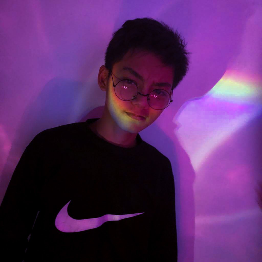 CarlJLKDC's tweet photo. Kuyaw gyud kaayo ni siya.... Christian Jhon Dalag Bauio diay iyang full name..... 14 yrs old....taga Davao City..... Nagskwela sa Holy Cross Sasa.... Section patience.... row 4 sa classroom.... Hawd og math... #photography #lowbudget #singot #cuteko https://t.co/Tj9JKMW9Ps