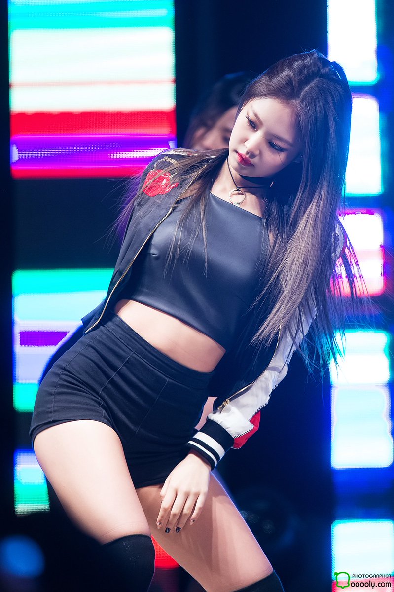 quiinbae's tweet photo. umhh temenin jen dong :) https://t.co/fi8VkhyQ7G
