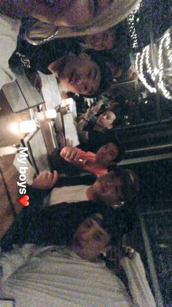 tkl_cessa's tweet photo. #Jessi with the boys #Dumbfoundead #Flowsik #Rekstizzy and #ReVibe !!!! https://t.co/nwuXLj94B8
