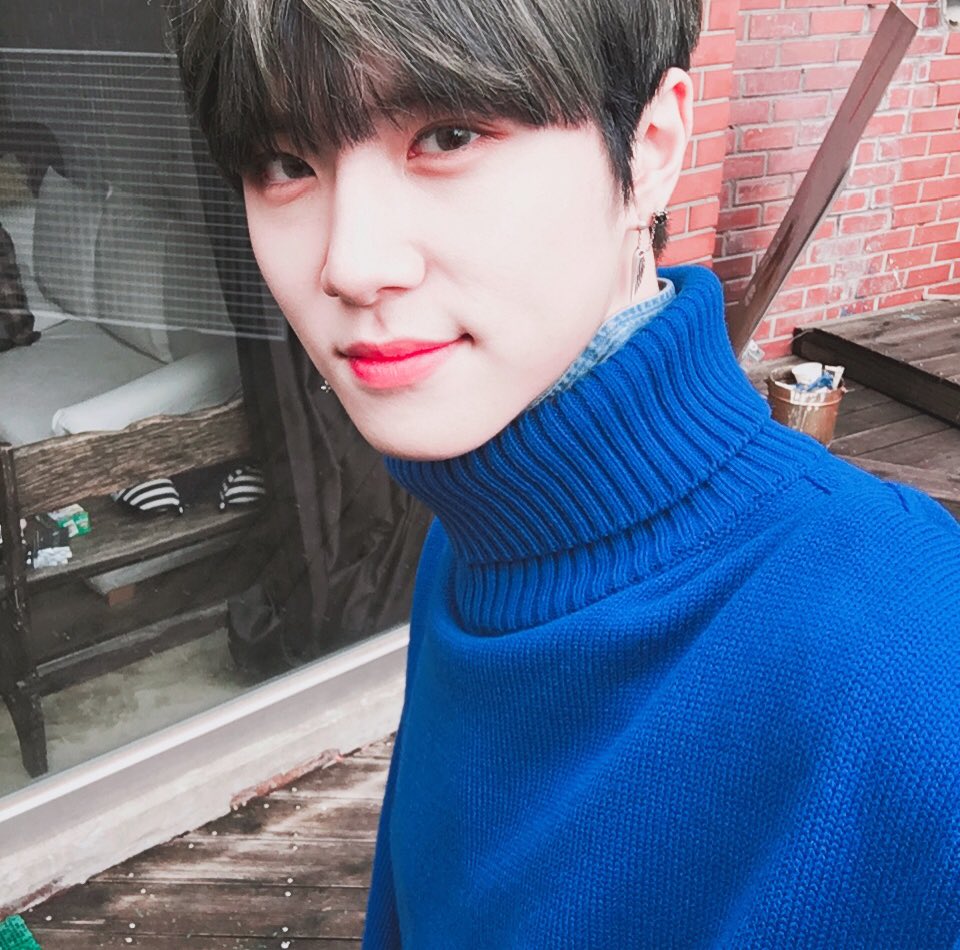 JBJtwt787's tweet photo. [#김동한😬] 오늘 즐거웠다능~ 
내일 보자능~~❤️👍👍 https://t.co/9qTaVxFWDy
