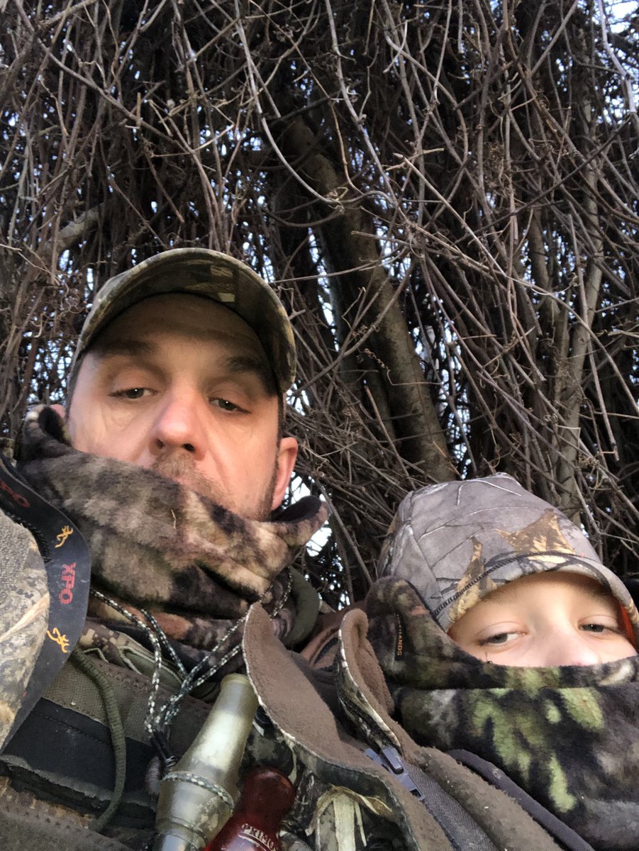 bstevens0733's tweet photo. Father son time #youthweekend #youthhunt #whackemandstackem #duckhunting https://t.co/plKJWlu4AE