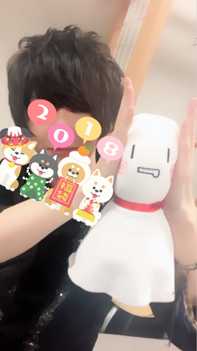 NBCフェスお疲れ様でした！慣れない現場でかなり緊張していたけどステージの上はいつもと変わらずとても楽しかった 色んな人に挨拶させてもらえてめちゃ貴重な体験できた 嬉しかった〜
来ていただいたみんなも長丁場でお疲れ様でした！(みんなで写真撮って各々顔隠してもらったらうるさい画像になった)