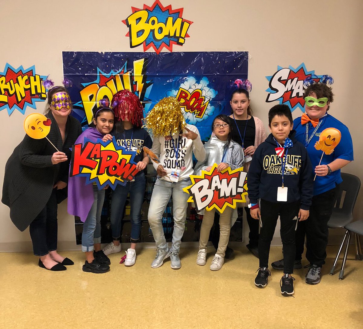 OakcliffES3151's tweet photo. Oakcliff kids and parents at DCSD 15th TECH fair. Techpalooza. #dcsdstem @OakcliffEagle1 #DCSDTechnologyFair https://t.co/yjrqrICyJn