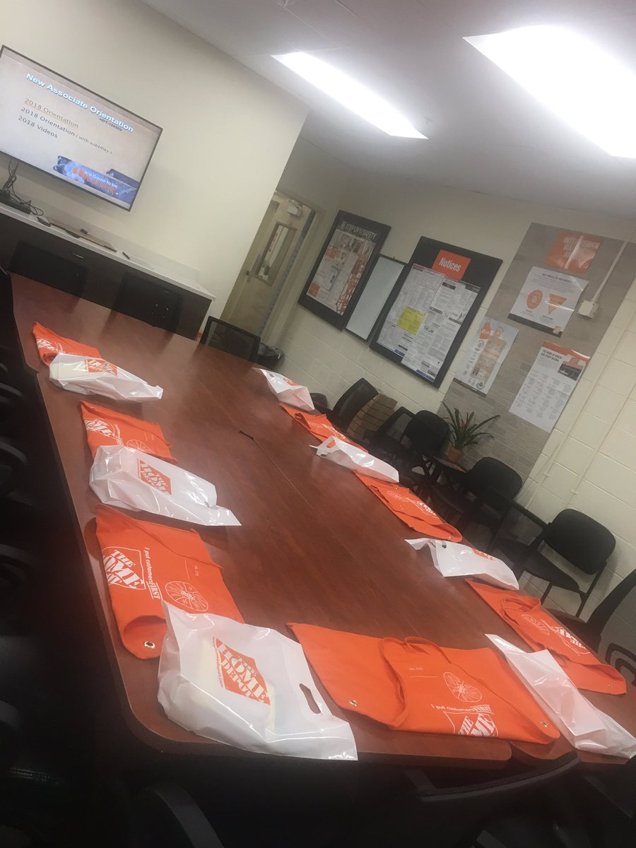 Ready for our first spring orientation #TrendingOrange <a href="/paulclymer/">Paul Wagner</a> <a href="/JoeZuniga1/">Joe Zuniga</a> @Leon42415628