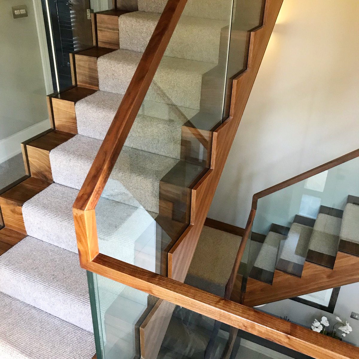 Flight_Design's tweet photo. Back to this walnut and glass staircase yesterday 5 years after it was installed. Happy to see it looking so well!! #staircase #walnut #glass https://t.co/2MVD6ySGix