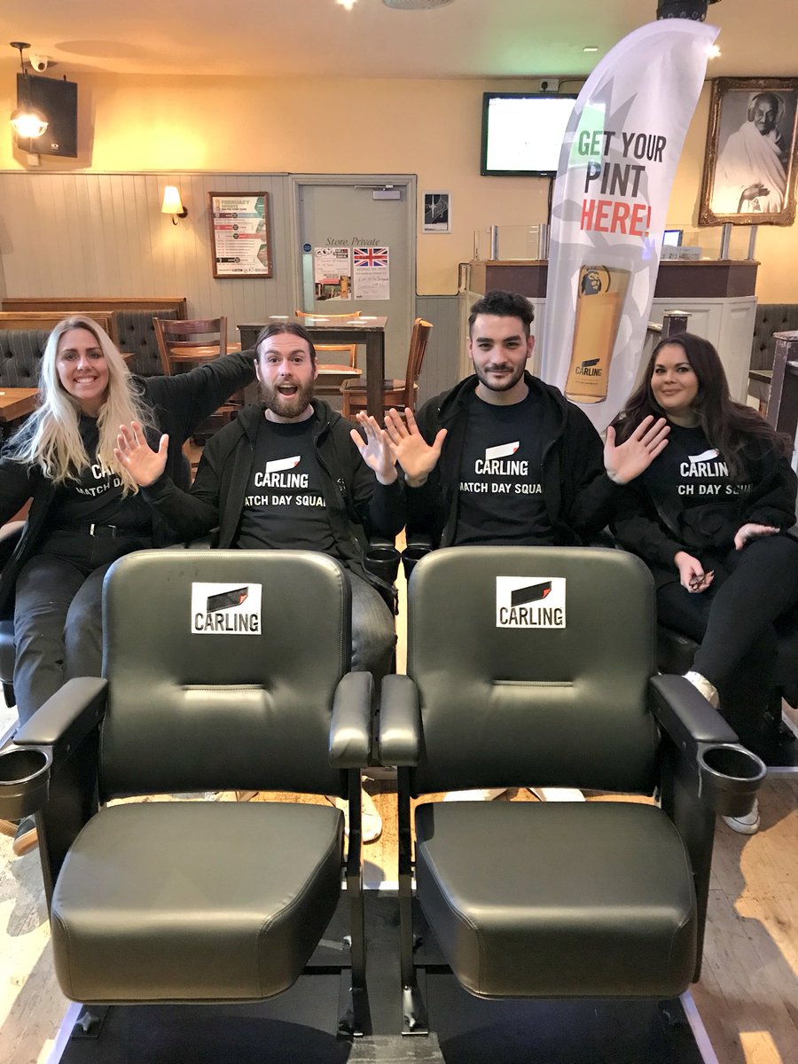ElGrinchos's tweet photo. The #CarlingMatchDaySquad are ready and raring to go! Pop-up bars and the best seats in the house, meaning you won’t miss a second of the action! Coming to a pub near you. @TROexperiential #Carling https://t.co/bIEjLJ0zBj