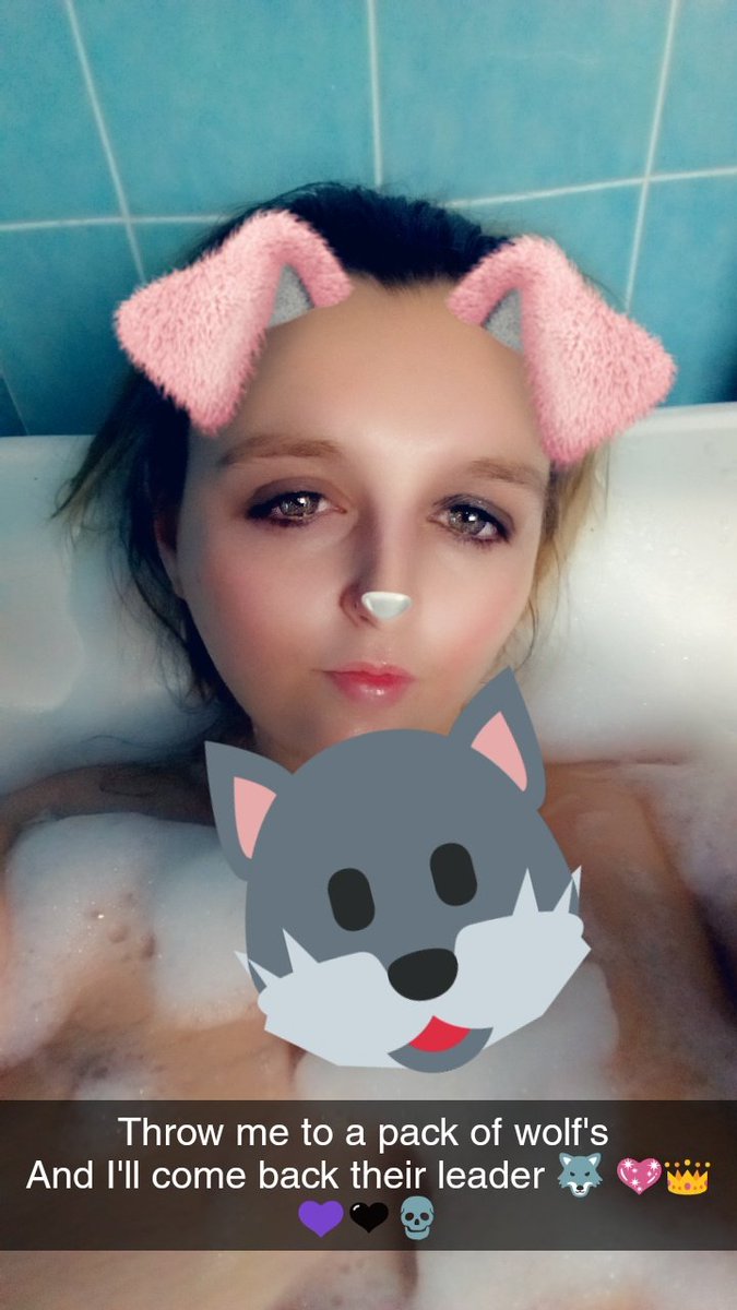 ChantellDishman's tweet photo. "Throw me too a pack of wolf's and I'll come back their leader 🐺 💖 👑 💜 🖤 💀 xxxxxx
#LoveWolfs 
#Leader 
#Wolf https://t.co/lu3wrwx36o