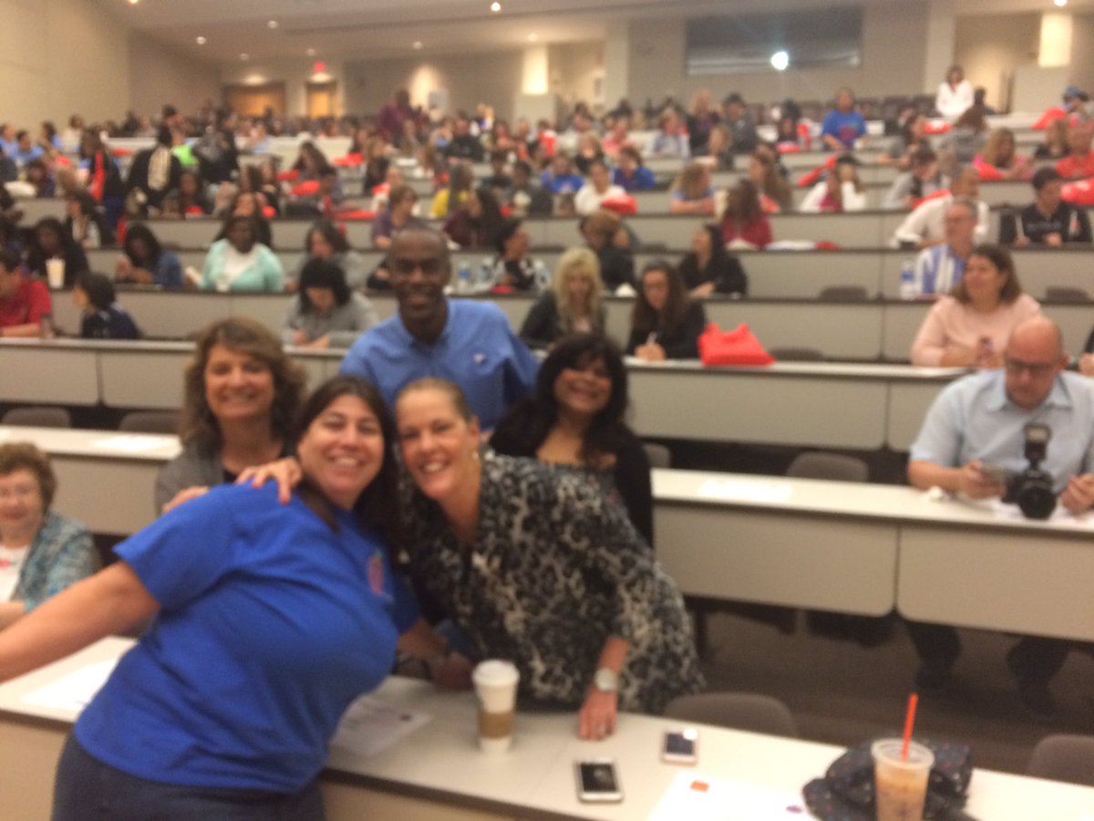 Mcepero's tweet photo. #BEFIDEAEXPO this is one of my favorite days of the year because teachers are celebrated and learning is embraced! @pamrvoss @eliciat_b @RobertwRuncie @danielgohl @TeacherDevelopm @ConeFabian https://t.co/d1ZmcKDVMC
