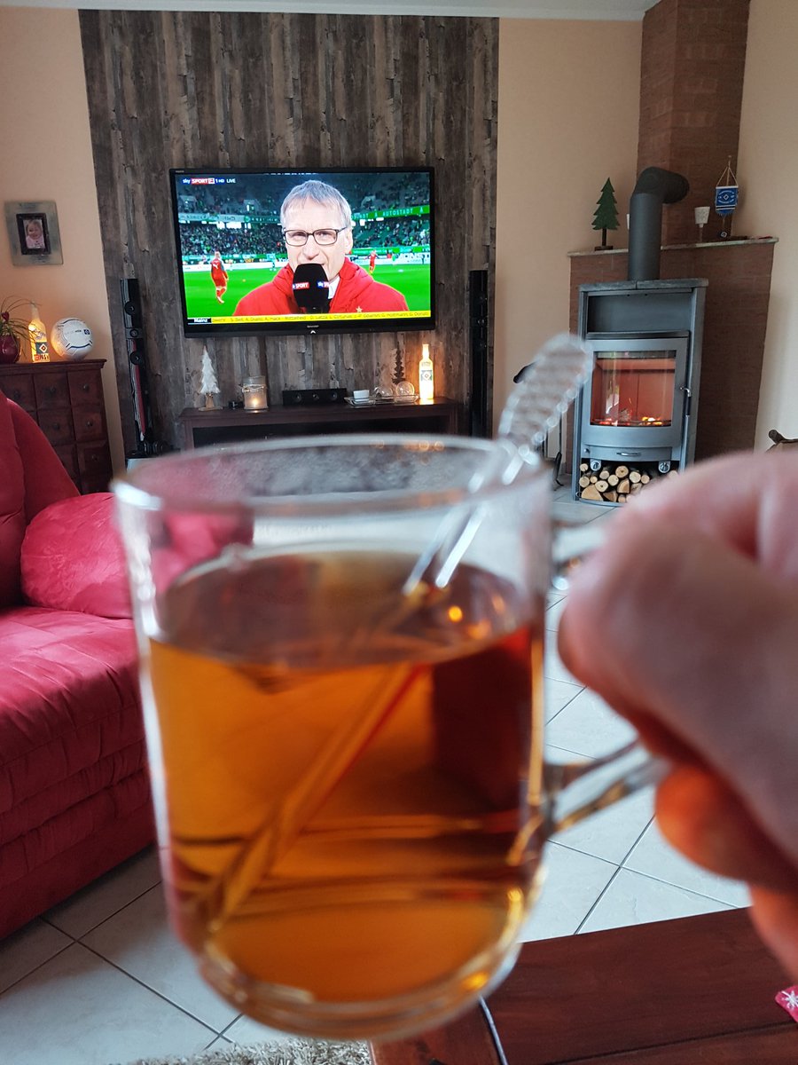 RiegerAndreas's tweet photo. Ofen glüht 🔥🔥🔥
Und jetzt noch einen #Jagatee ! 
Das muss helfen ... #Kalt ❄
Nur 2 Stunden geschlafen! 
Seid 3 Uhr auf den Beinen ... 
Scheiß Wechseldienst 😡
Nutzt nichts ...der Ball rollt ⚽ https://t.co/oG3bvjDnUj