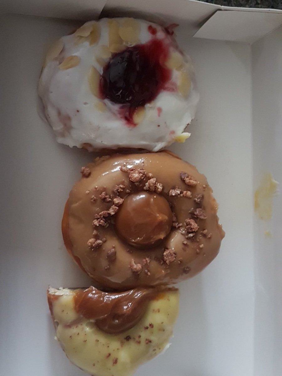 SaraMillerchip2's tweet photo. @planet_doughnut mmmmmm 😍😍😍 https://t.co/6atRbN47uJ