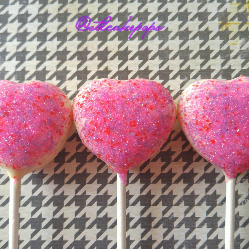 stlcakepops's tweet photo. Cake Pop Hearts for your #valentine ๐ #stlcakepops #gotcakepops #cakepops #valentinesday #valentinesgift #valentinesgiftideas #stl #stlouis #stcharlesmo https://t.co/3Dsr5gh2ua
