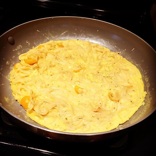FlippedOutFood's tweet photo. Yesterday’s pasta is today’s frittata. YUM! #breakfast #leftovers #usingupleftovers #frittata #italianfood #foodblogger #pasta #instafood https://t.co/cmI8RbcKY8 https://t.co/9QBA6GchZw