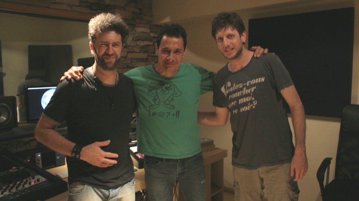 El gran #RicardoMollo formó parte de #TransformaciónDoc al colaborar en el último disco de <a href="/palopandolfo/">Palo Pandolfo</a>.

PALO + MOLLO + <a href="/IvanWolovik/">ivan wolovik</a> (director del documental) en esta imagen 👇👇👇

Enterate quienes más formaron parte de la película el 1 de Marzo en cines.