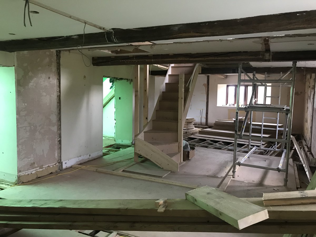 lighthousefrome's tweet image. RENOVATIONS UPDATE FEB 2018 - They are taking the Lighthouse apart AND putting it back together. An amazing process to watch and very much looking forward to the finished product! #moretocome #watchthisspace