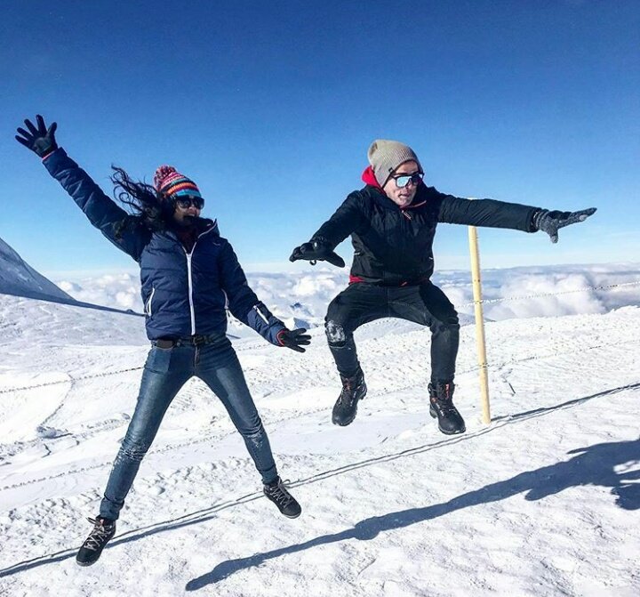 TeamTejasswi's tweet photo. #TejasswiPrakash #PriyankSharma #Swiss https://t.co/OJ8dYioP9E