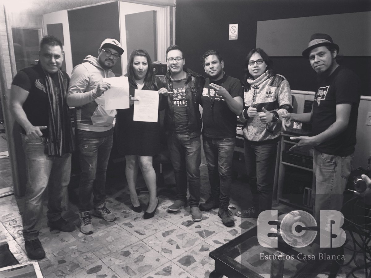 EstuCasaBlanca's tweet photo. Radio Kolectivo y Penelope Castillo @EstuCasaBlanca #radiokolectivo #elmario #manager #contratos https://t.co/IU10ll6rgp