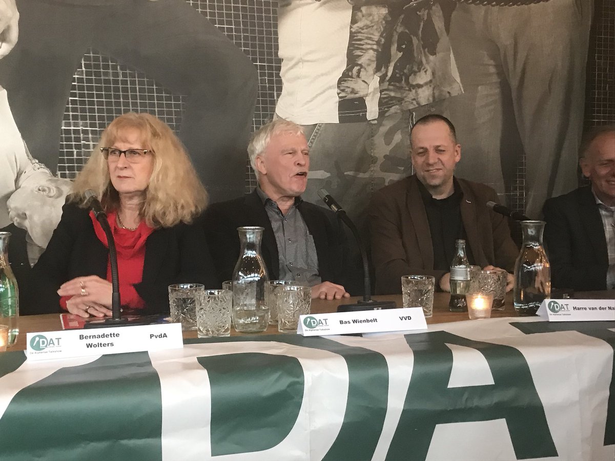 #SP lijsttrekker @HarrevdNat bij de #DAT <a href="/TalkshowAlphen/">DAT | De AlphenseTalkshow</a> om te praten over veiligheid! 👮‍♂️👩‍🚒🕵️ #GR2018 #voorelkaar
