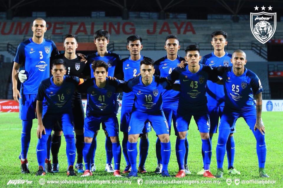 FutbolistasAXEM's tweet photo. #Malasia 🇲🇾 #100PLUSLigaPremier
Nico Fernández (@10NicoFernandez) fue titular en el empate del @OfficialJohor II 1-1 en su visita al #MISCMIFA. https://t.co/WeGLrMiI26