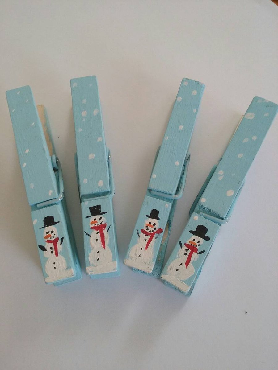 KingdomShop7's tweet photo. Hand Painted Snowman Wooden Clothes pin Clips - Greeting Car… https://t.co/53Z4WKDfyF #CraftShout #DecorativeHangers https://t.co/qX6hCffj3O