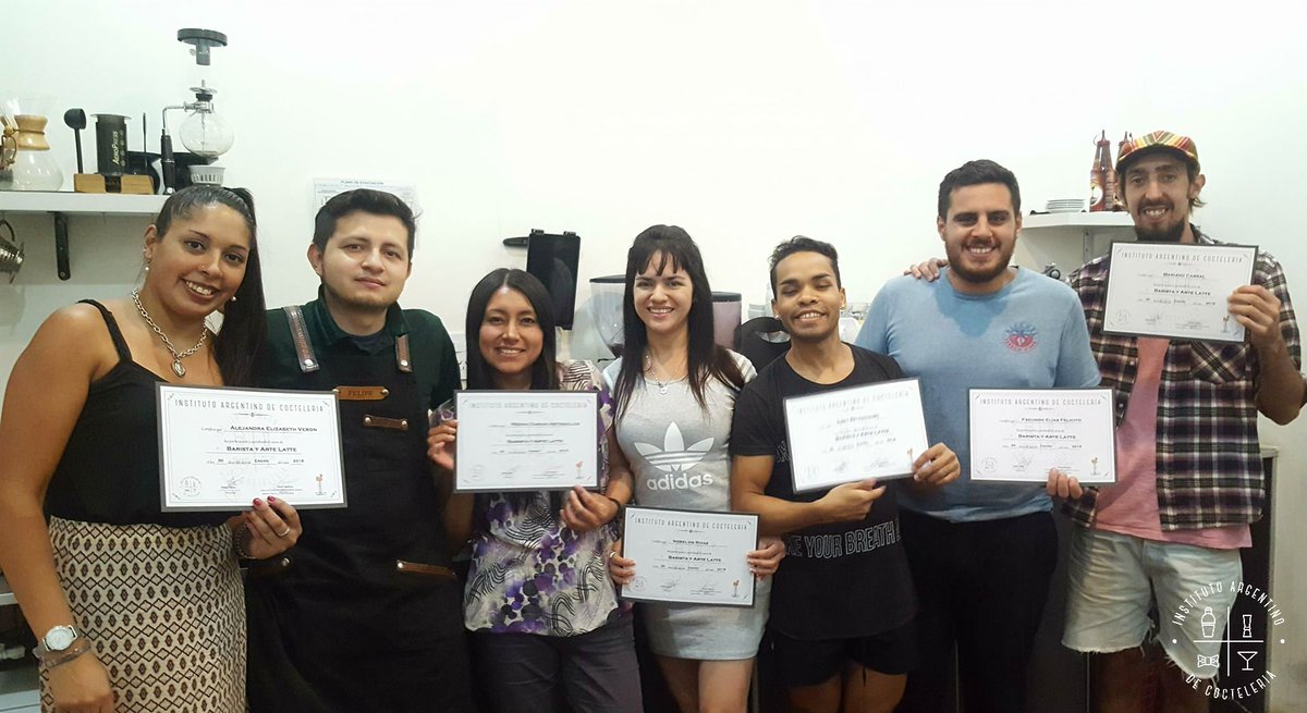cursosdebarman's tweet photo. Egresados de Barista y Arte Latte de los martes y jueves por la noche. 
Felicitaciones Chicos !!!

#barista #artelatte #cafe #coffee #hacemosloquenosgusta #Institutodecocteleria #IAC https://t.co/EnDJiDCoT4
